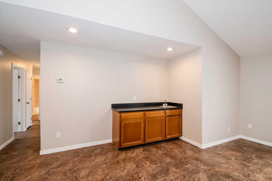 Building Photo - 11041 Losco Jct Dr