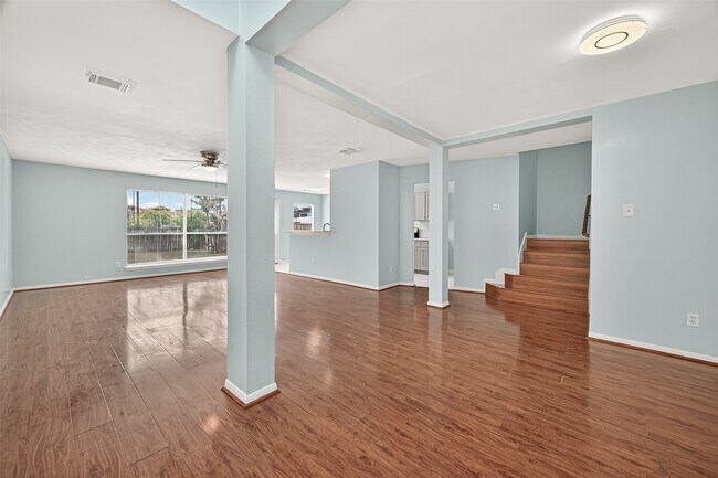 Building Photo - 6710 Bellaire Gardens Dr