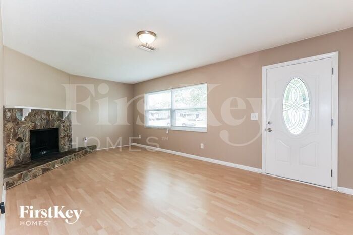 Building Photo - 1827 Driftwood Cir S