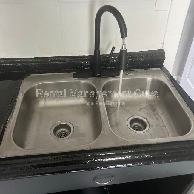 Building Photo - 1015 N Humboldt Ave