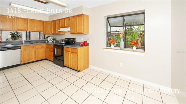 Building Photo - 1418 Forest Hills Dr