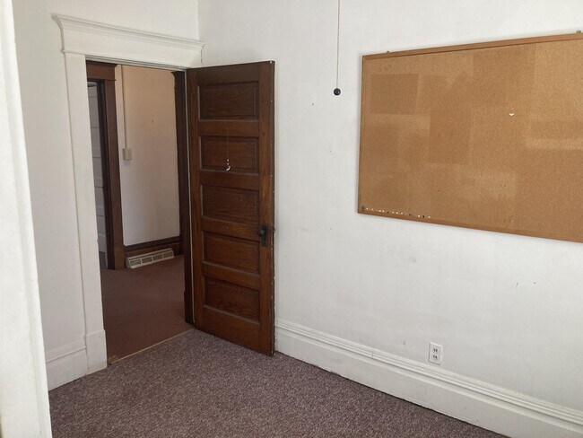 Building Photo - 212 Grand St