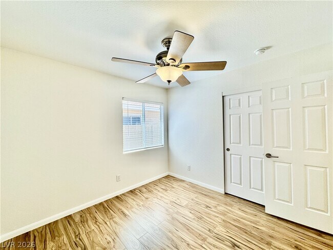 Building Photo - 1437 Waterton Dr