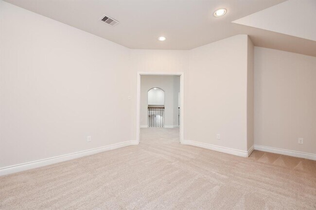 Building Photo - 24210 Madrid Hill Ln