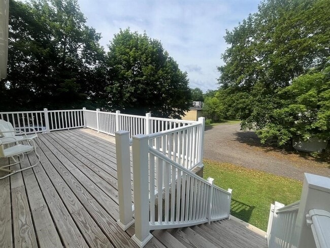 Building Photo - 45 Kattelville Rd