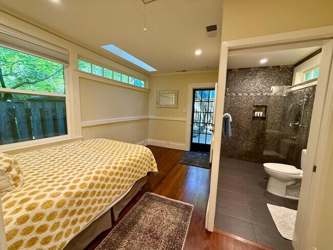 Building Photo - PEACEFUL MADRONE CANYON ONE BEDROOM COTTAGE NEAR DOWNTOWN LARKSPUR