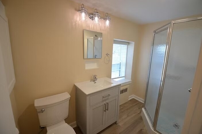 Upper Bath - 119 S 4th St