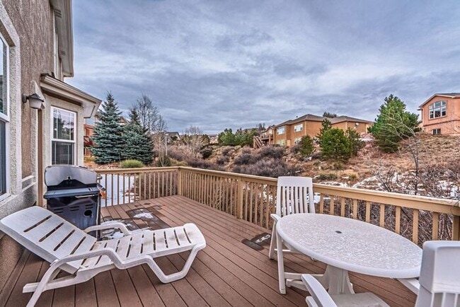 Building Photo - Stunning 5BR Home with Luxury Master Suite & Low-Maintenance Yard!