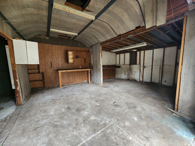 Building Photo - 3 Bed 2 Bath  FENCED land w/ Workshop 3 Miles from WEC!