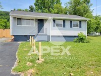Building Photo - Renovated - 3 Bd 1 Ba Single Family home i...