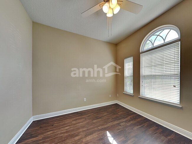 Building Photo - 7550 Bulls Head Dr