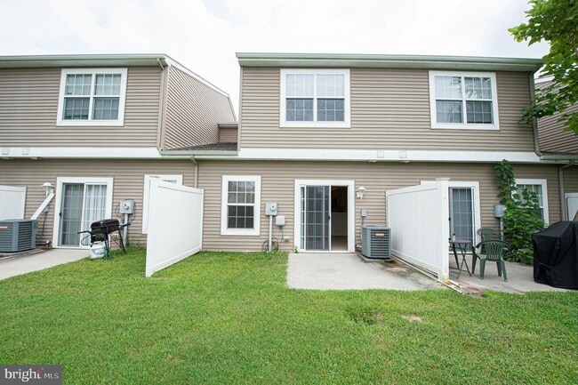Building Photo - 438 Parkview Ct