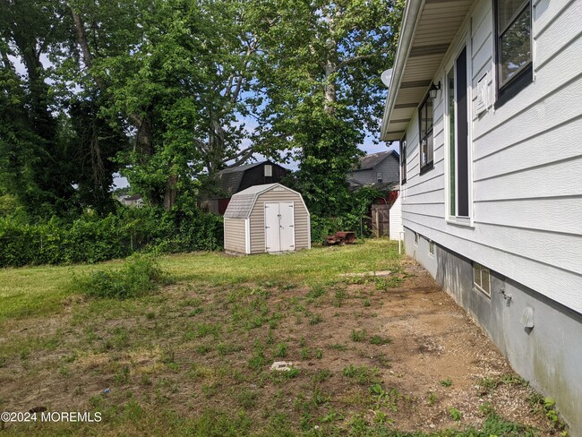 Building Photo - 509 Stone Rd