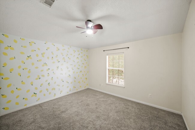 Building Photo - 10008 Dawn Brook Dr