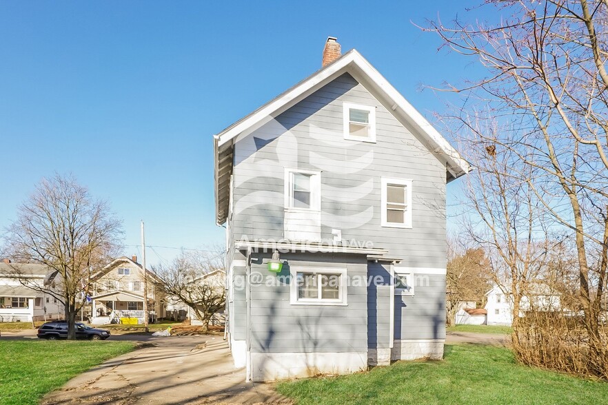 Building Photo - 1069 Herberich Ave