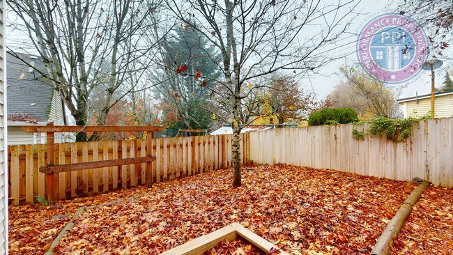 Building Photo - Sought After Single Level Family Home in S...