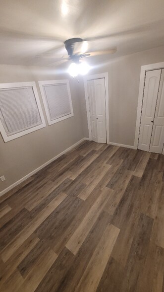 Building Photo - 206 W Chester St