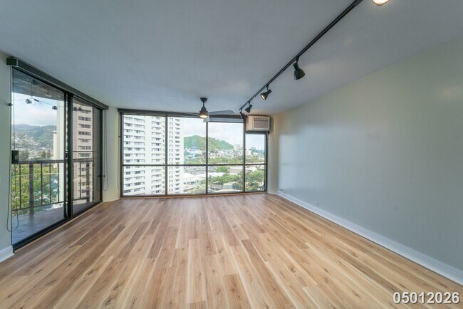 Building Photo - Luxury 1-Bedroom Condo with Stunning Mountain Views