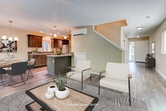 Building Photo - Beautiful Home!  Close to Downtown Hillsboro!