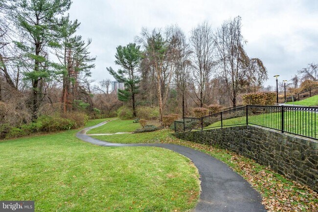 Building Photo - 1591 Spring Gate Dr.