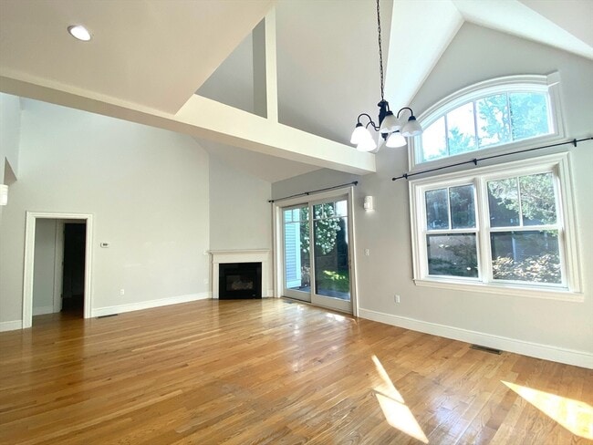 Building Photo - 8 Courtyard Pl