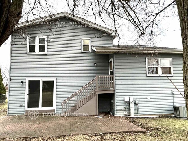 Building Photo - 800 E Belmont Ave