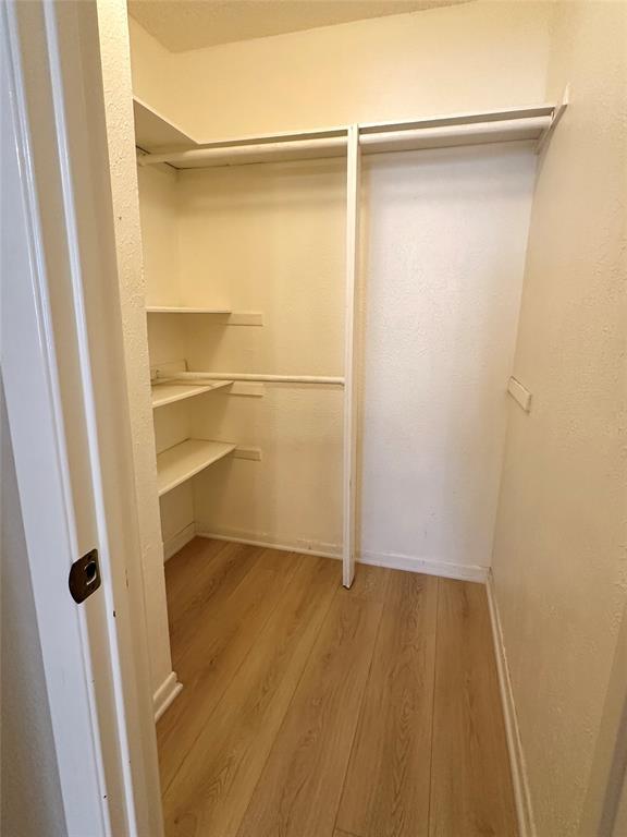 Building Photo - 9006 Balcones Club Dr