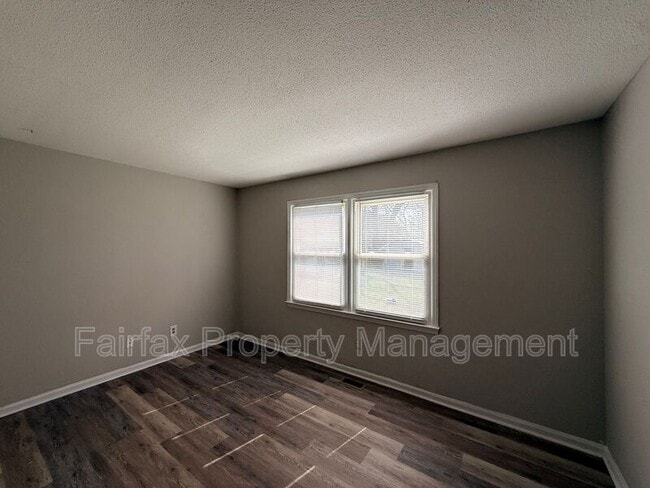 Building Photo - 3221 Dearborn Dr