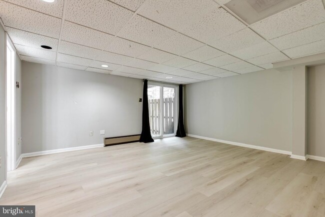 Building Photo - 7717 Heatherside Ln