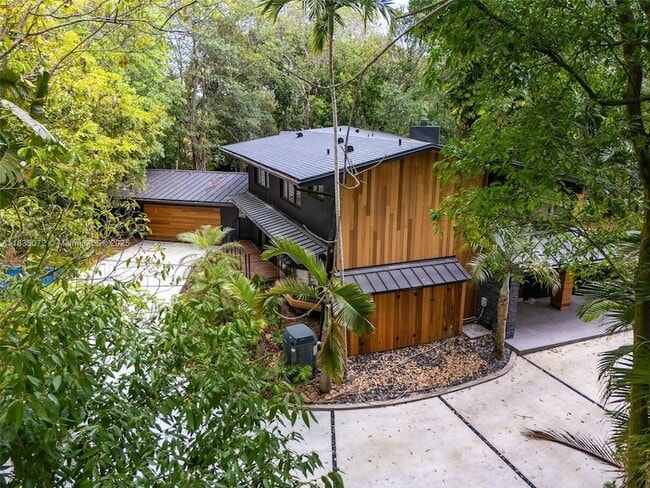 Building Photo - 6525 SW 133rd Dr