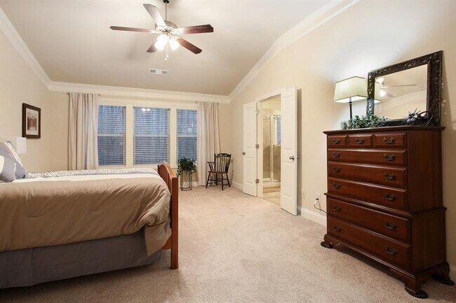 Building Photo - 3080 Cross Creek Dr