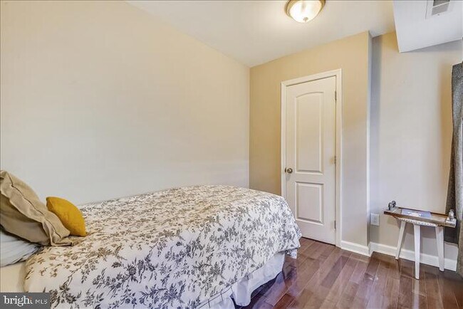 Building Photo - 320 Albemarle St