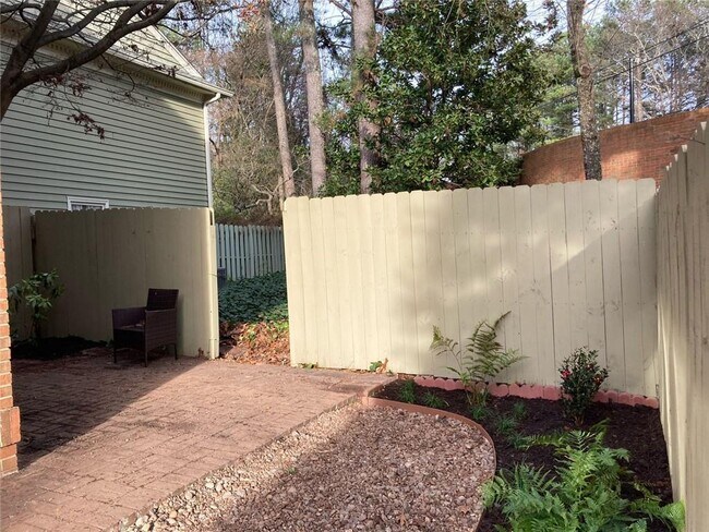 Building Photo - 2 Mt Vernon Cir