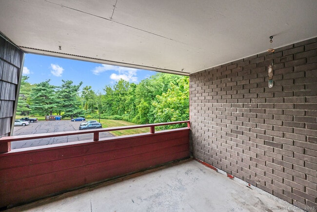 Building Photo - 85 Oxbow Dr