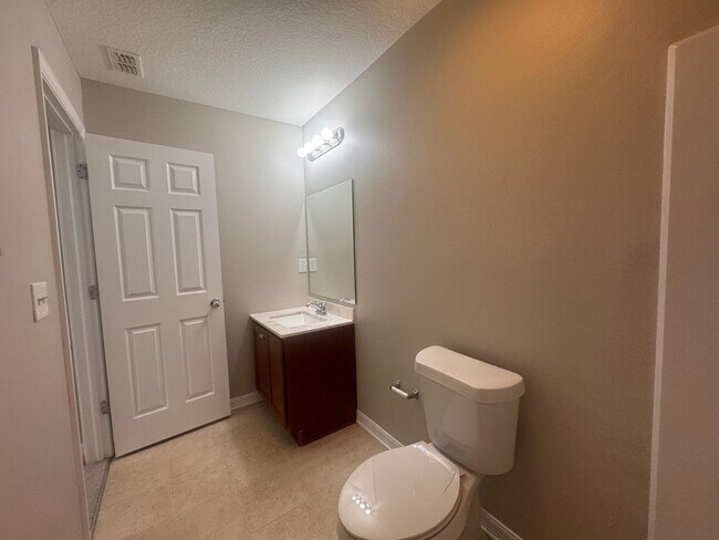 Building Photo - 4580 Limerick Dr