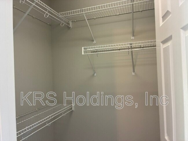 Building Photo - 303 Joyce Dr