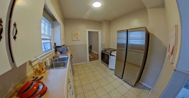 Building Photo - 1120 Thurston St