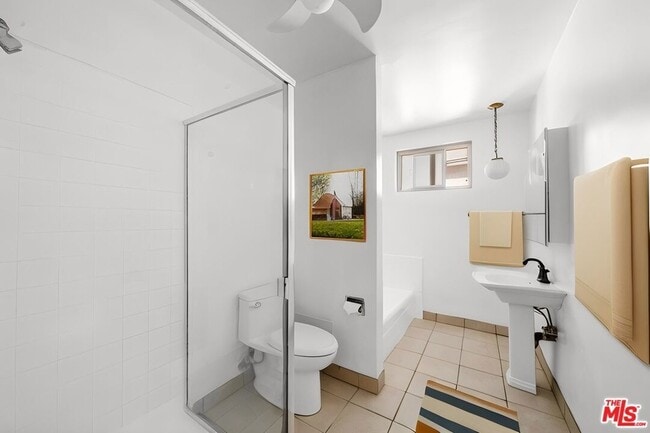 Building Photo - 11585 Riverside Dr