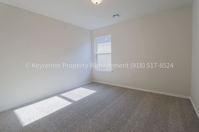 Building Photo - Gorgeous New Construction Home 4 Bed 2 Bath in Broken Arrow!