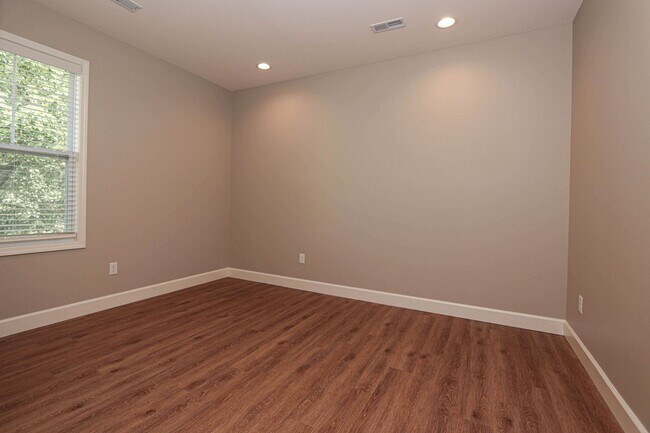 Building Photo - 1735 Dunklin St