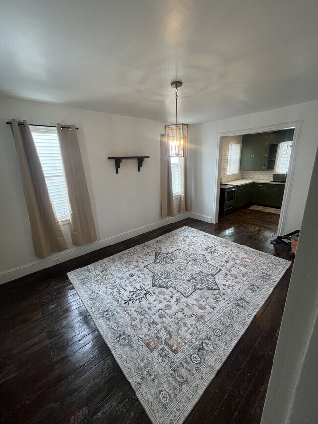 Building Photo - 303 W Main St