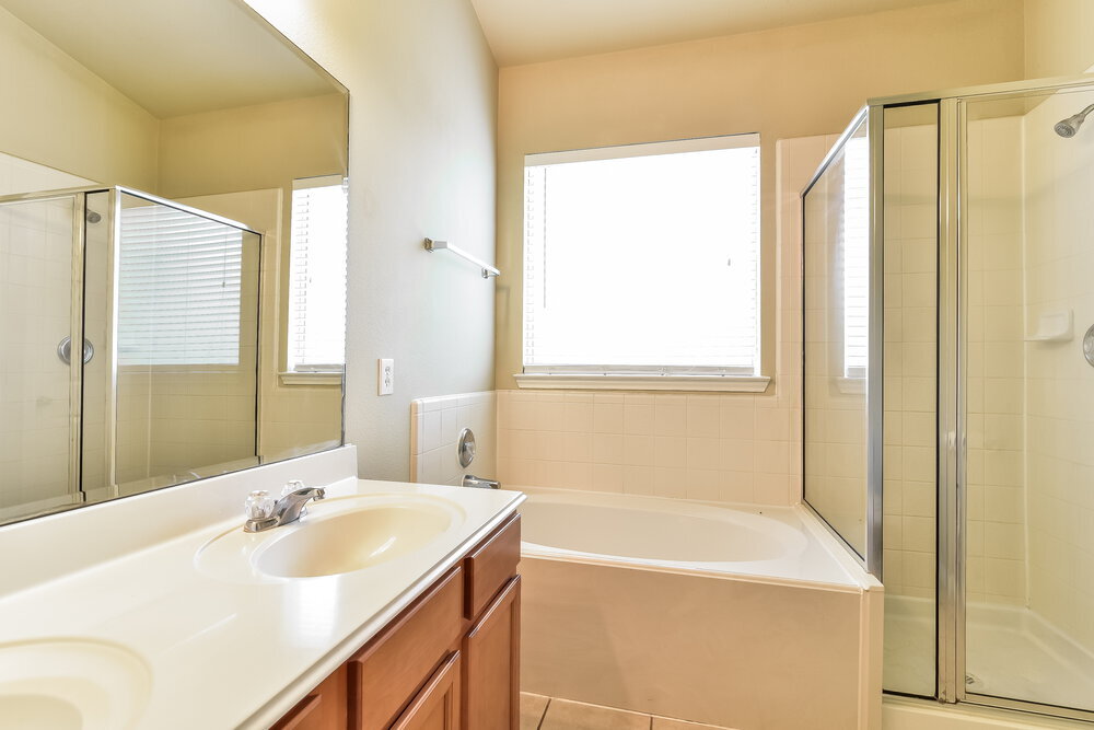 Building Photo - 5915 Ranch Riata Ct