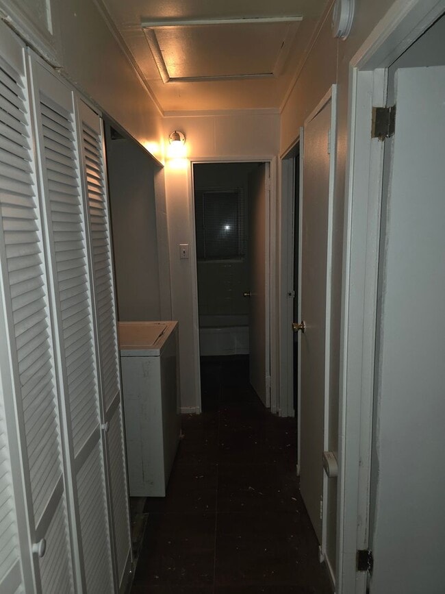 Building Photo - LIMITED TIME**NO APPLICATION FEE**1/2 OFF DEPOSIT**