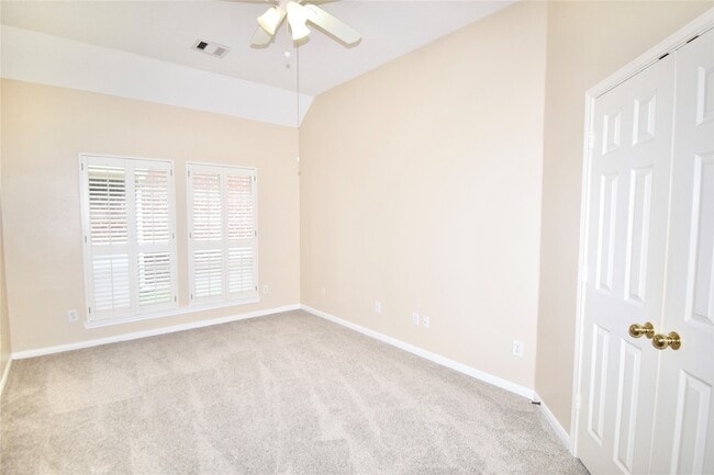 Building Photo - 514 Avery Dr