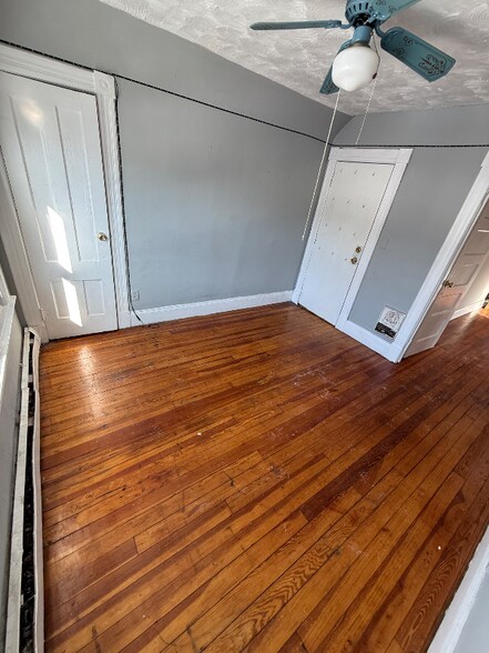 Building Photo - 224 Vine St