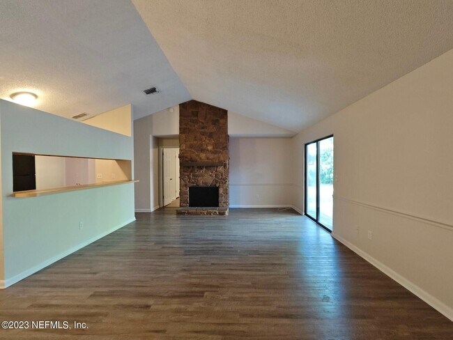 Building Photo - 10268 Pine Breeze Rd W