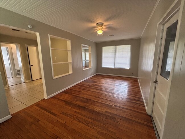 Building Photo - 129 Lee Dr