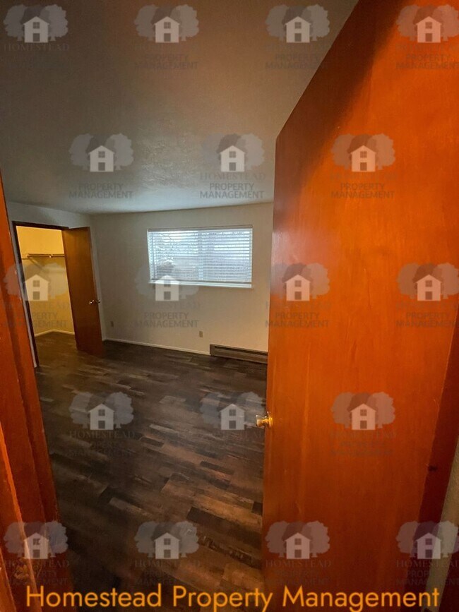 Building Photo - Celebrate the new year with 1/2 off one months rent!