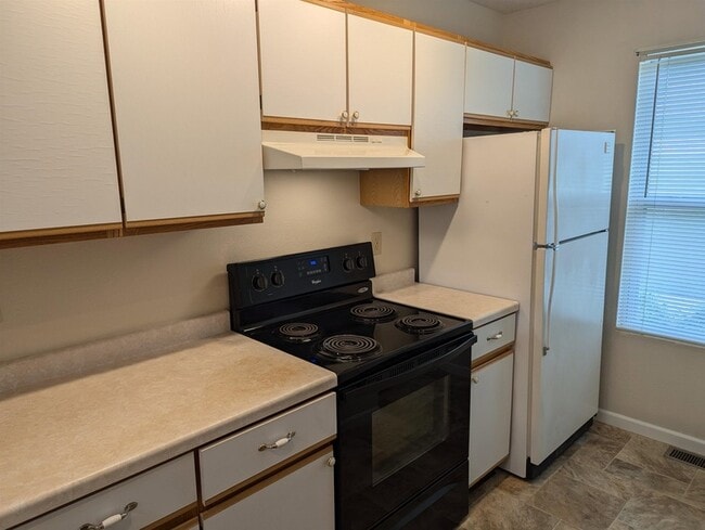 Building Photo - 3122 W Kunkle Blvd