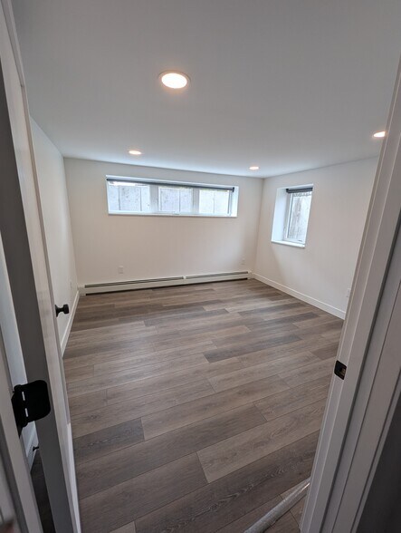 Master Bedroom - 207 6th St